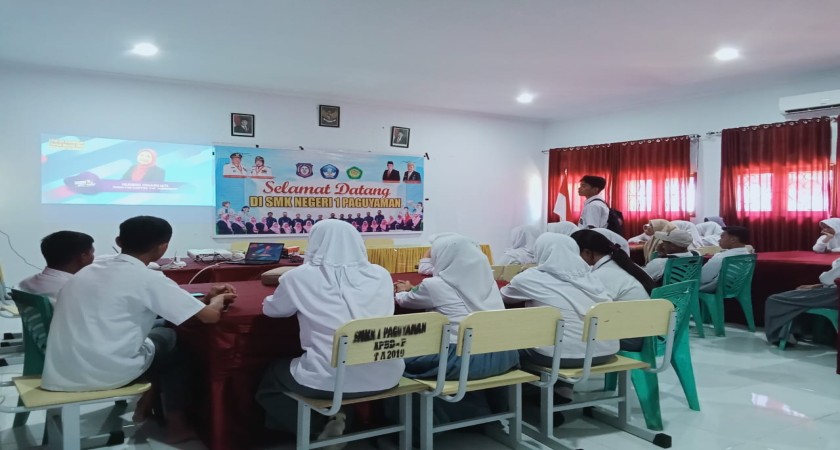 Siswa SMKN 1 Paguyaman Ikuti Kegiatan Literasi Keuangan Nasional Bertema “Lindungi Masa Depanmu: Waspada Pinjol, Judol, dan Paylater”