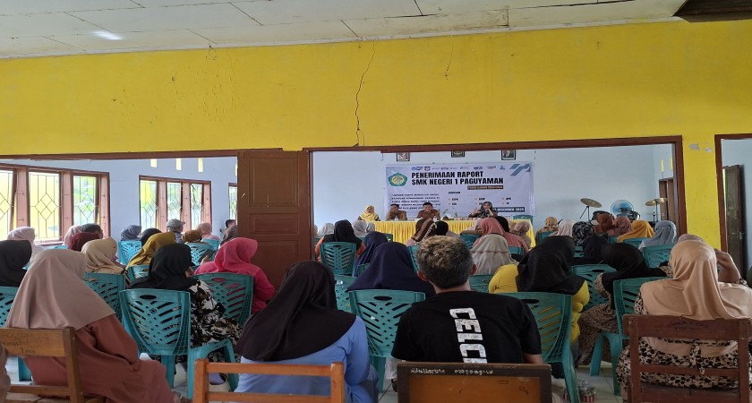 Sinergi Sekolah dan Orang Tua: SMKN 1 Paguyaman Gelar Penyerahan Laporan Hasil Belajar Semester Ganjil 2025/2026